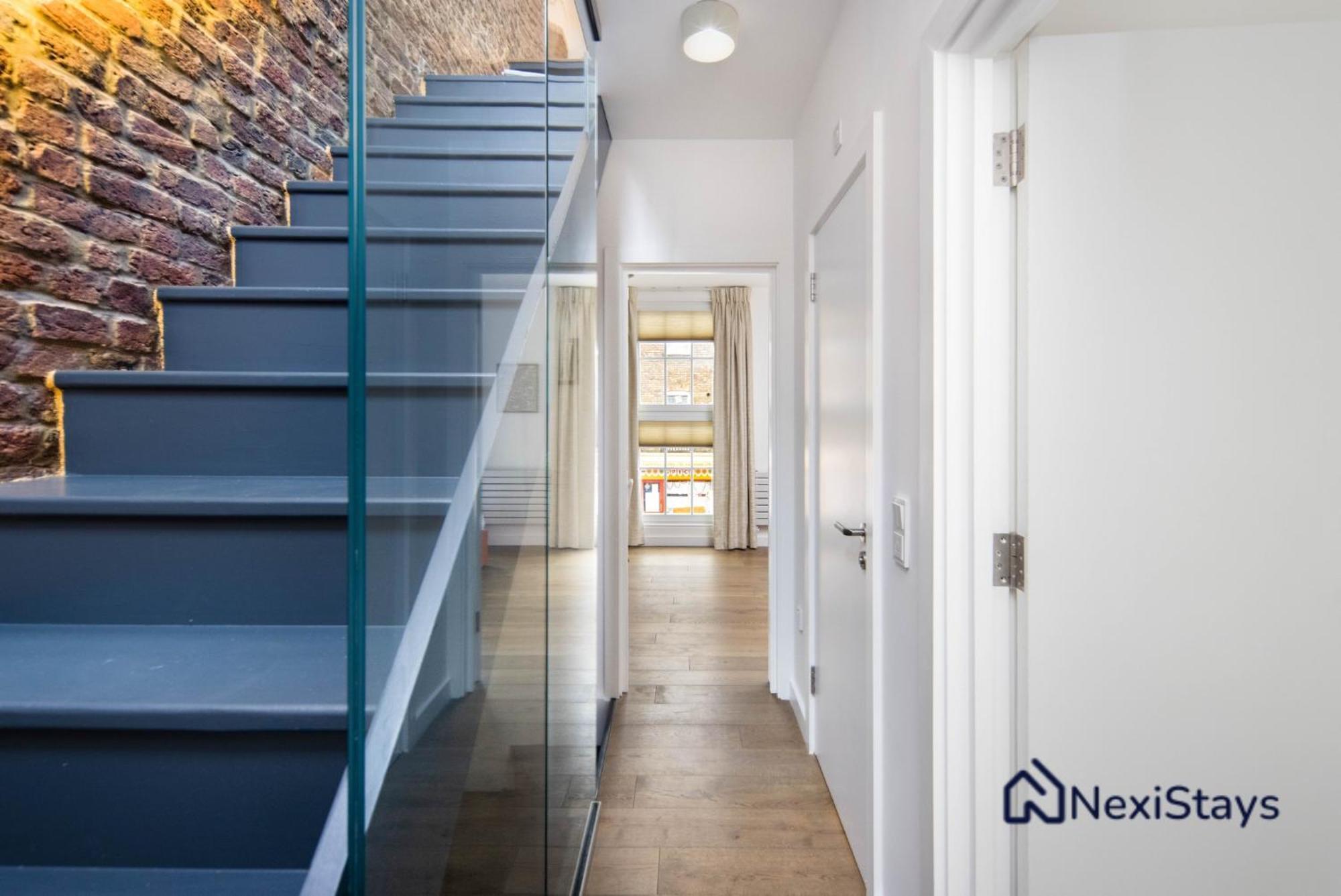 1 Min Walk To Euston Station, Modern Townhouse Londra